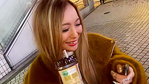 0011256_背面座位 スタイル抜群 フェラチオなどが含まれている